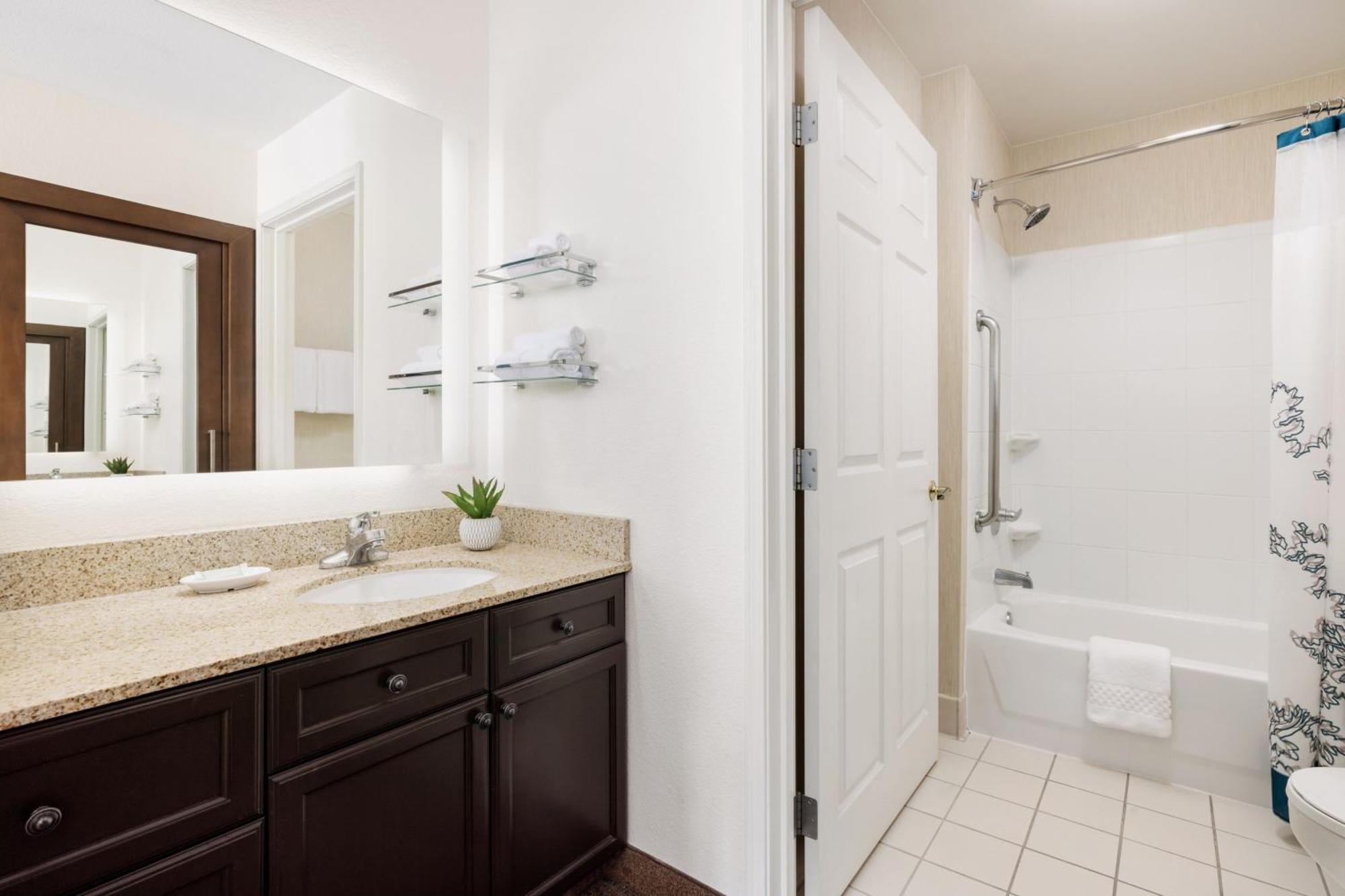 Residence Inn By Marriott Las Vegas Stadium Area מראה חיצוני תמונה