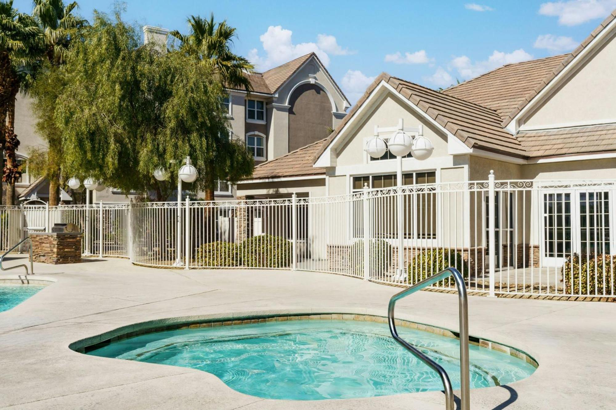 Residence Inn By Marriott Las Vegas Stadium Area מראה חיצוני תמונה