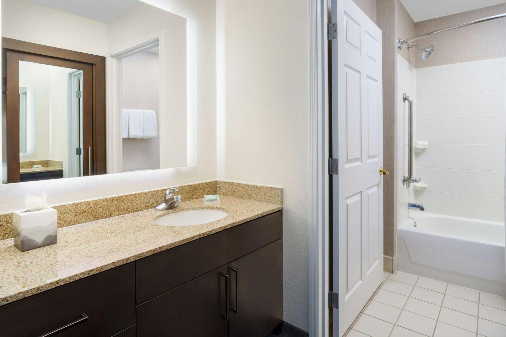 Residence Inn By Marriott Las Vegas Stadium Area מראה חיצוני תמונה
